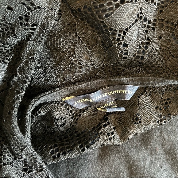 American Eagle Women's Black Lace Cross Back Crop Top Medium (EUC) - Picture 3 of 5